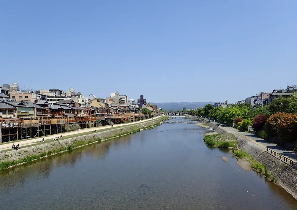 鴨川 / 徒歩約14分